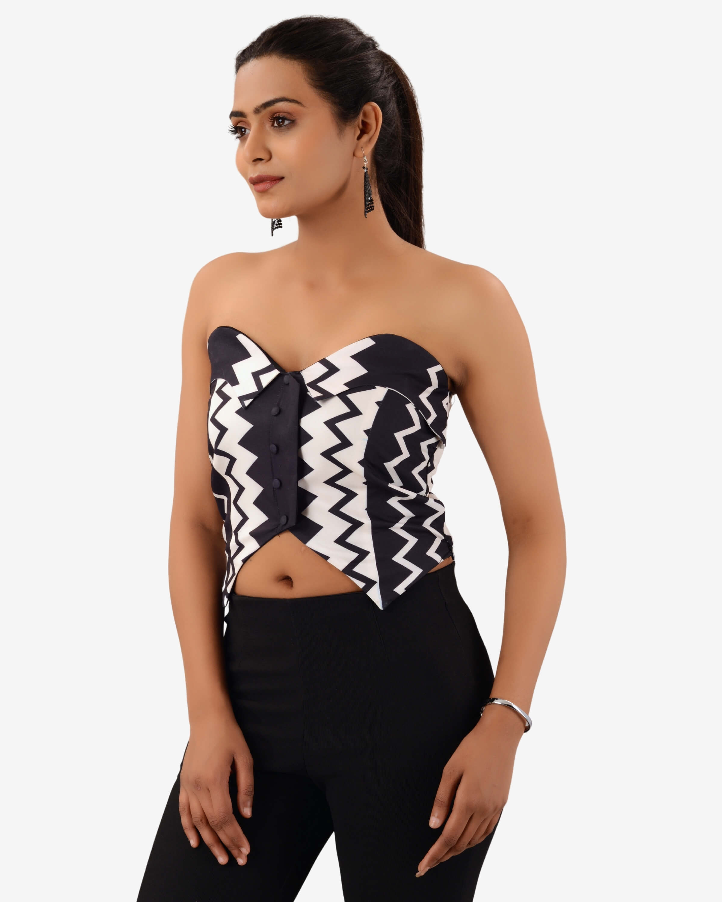 Zigzag Redefine: The Mesmerizing Charm of a Tube Top with Zig Zag Print