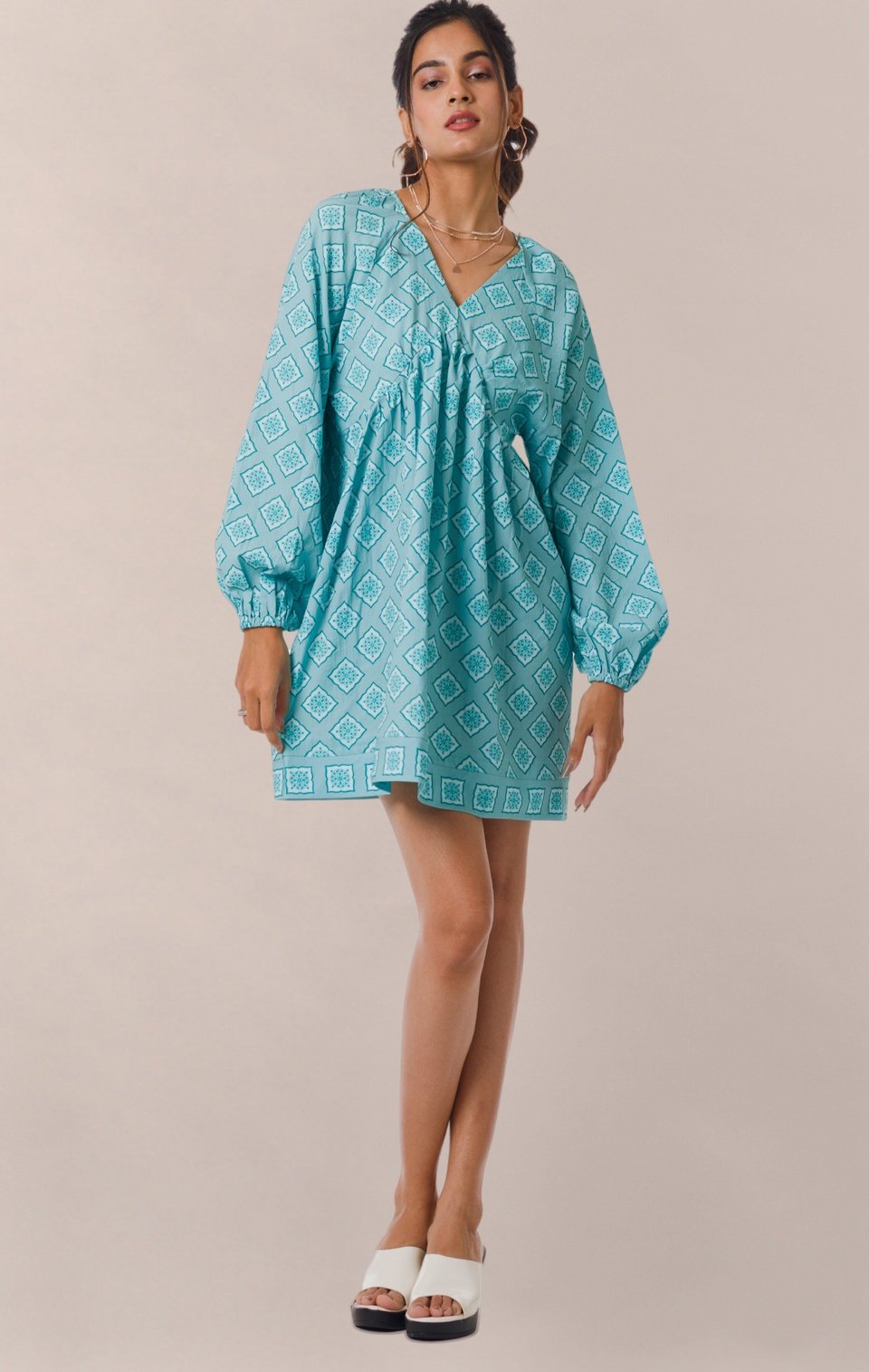 Green Color Comfy Loose-Fitting Print Dress with Raglan Sleeves