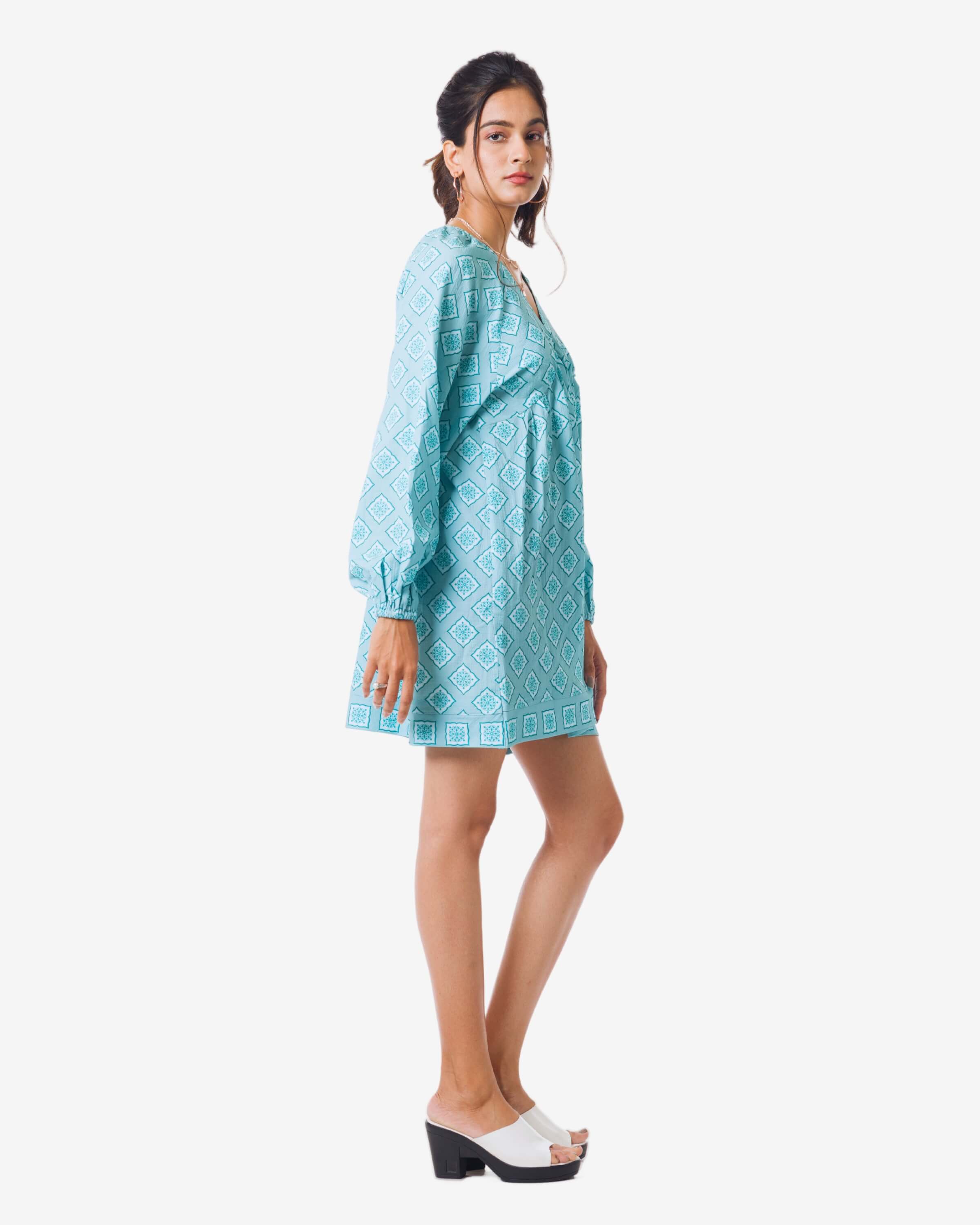 Green Color Comfy Loose-Fitting Print Dress with Raglan Sleeves